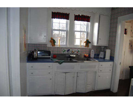 57 Garden Road Lowell, MA 01852 - Photo 13 of 18
