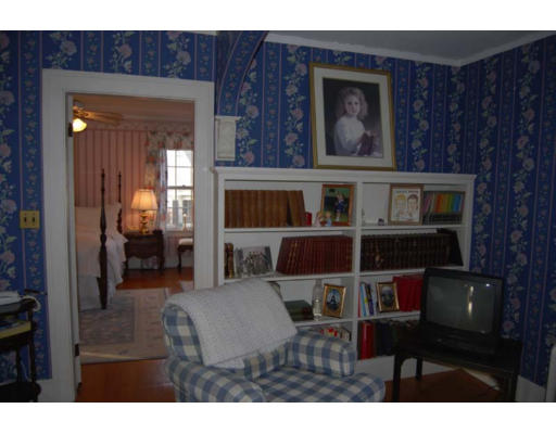 57 Garden Road Lowell, MA 01852 - Photo 15 of 18