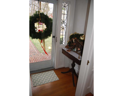 57 Garden Road Lowell, MA 01852 - Photo 3 of 18