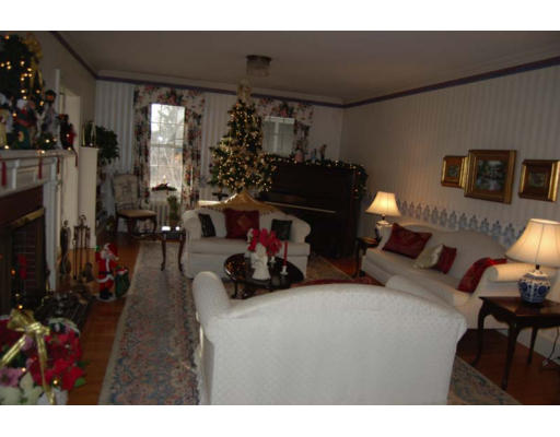 57 Garden Road Lowell, MA 01852 - Photo 8 of 18