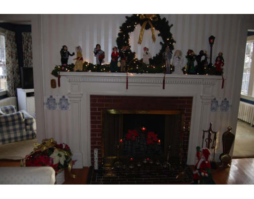 57 Garden Road Lowell, MA 01852 - Photo 9 of 18