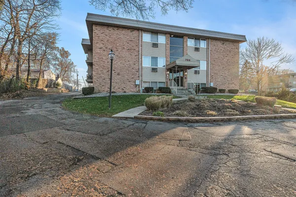 $110,000 | 722 West Kilgore Road, Unit 301, Kalamazoo, MI 49008