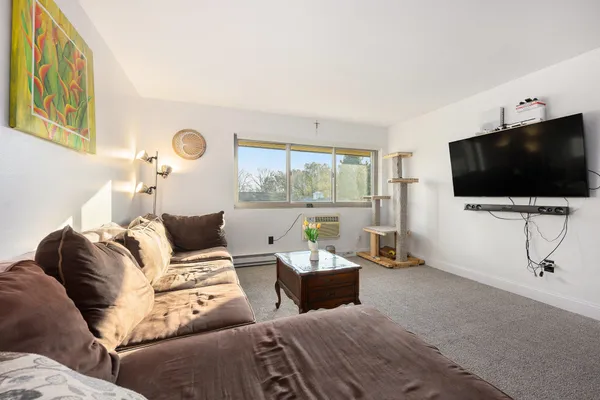 $110,000 | 722 West Kilgore Road, Unit 301, Kalamazoo, MI 49008