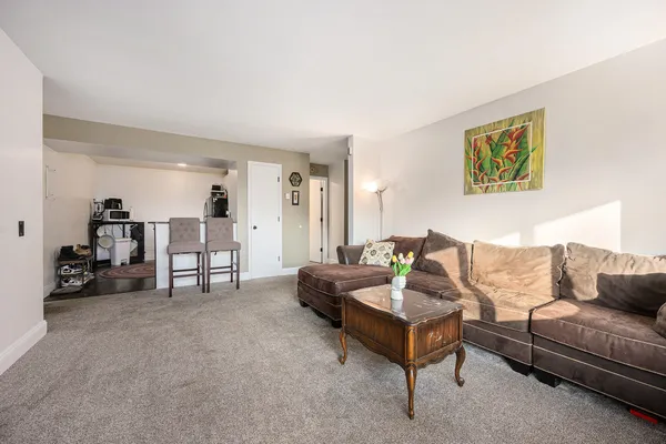 $110,000 | 722 West Kilgore Road, Unit 301, Kalamazoo, MI 49008