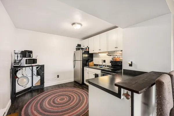 $110,000 | 722 West Kilgore Road, Unit 301, Kalamazoo, MI 49008