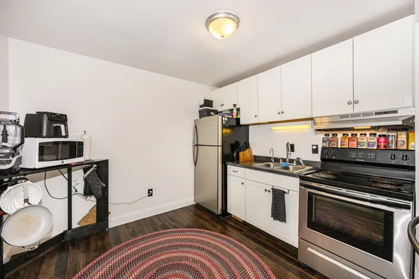 $110,000 | 722 West Kilgore Road, Unit 301, Kalamazoo, MI 49008