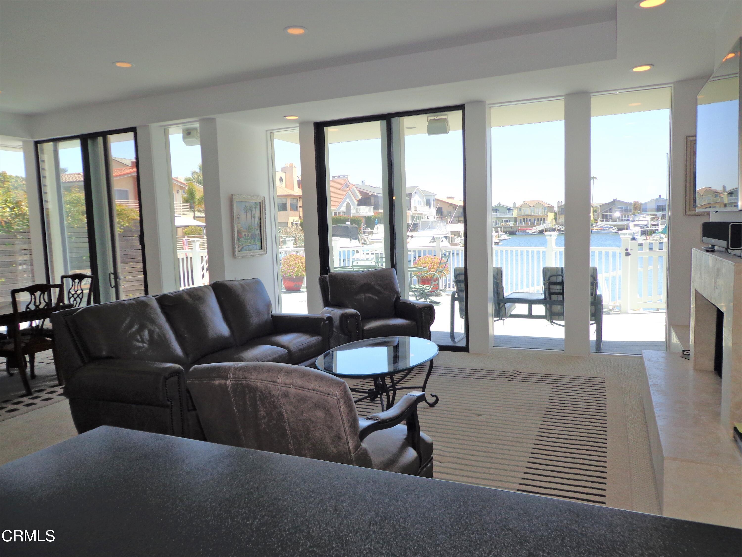 2440 Peninsula Road Oxnard, CA 93035 - Photo 11 of 27 Living room