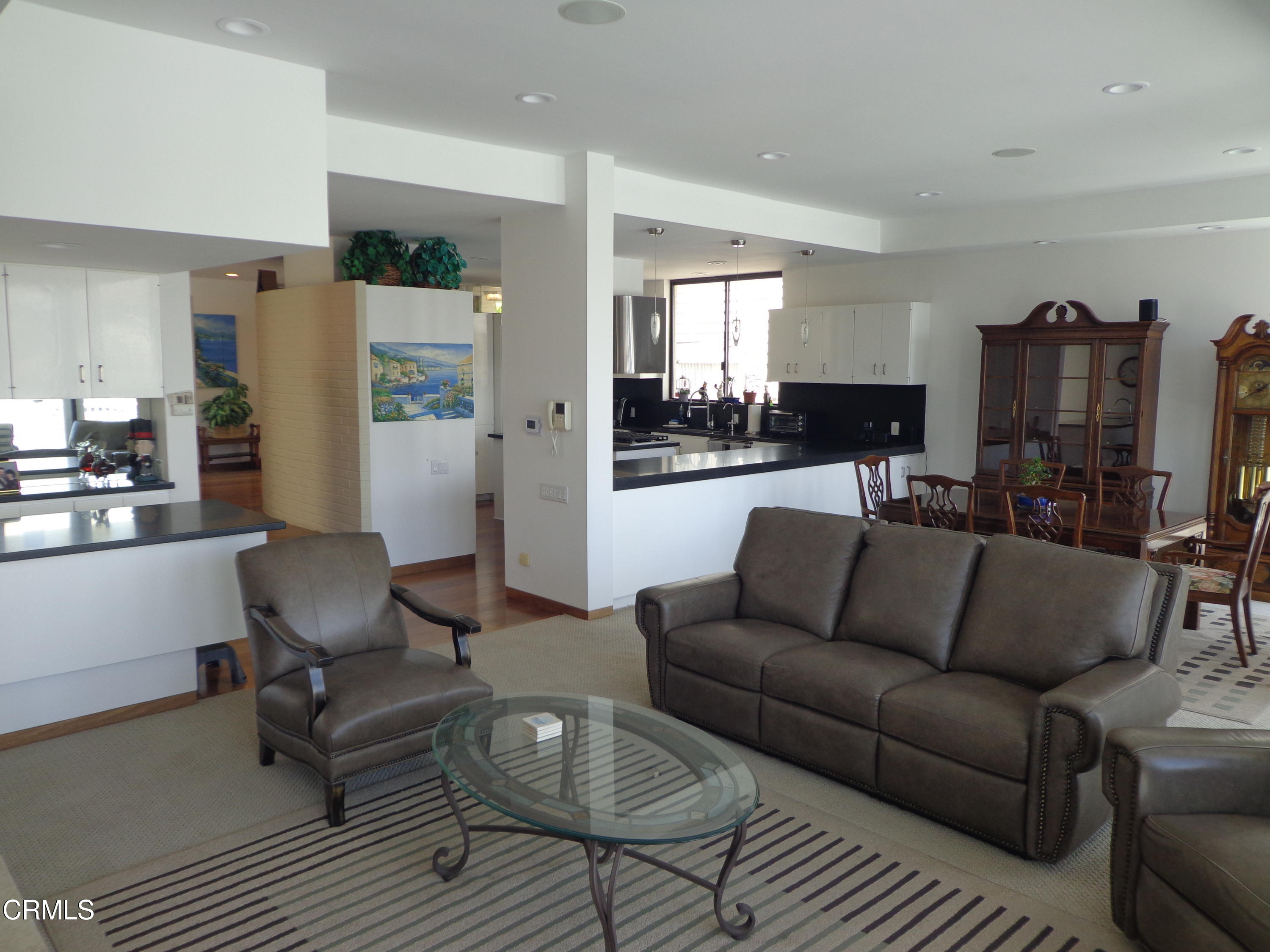 2440 Peninsula Road Oxnard, CA 93035 - Photo 13 of 27 Living room