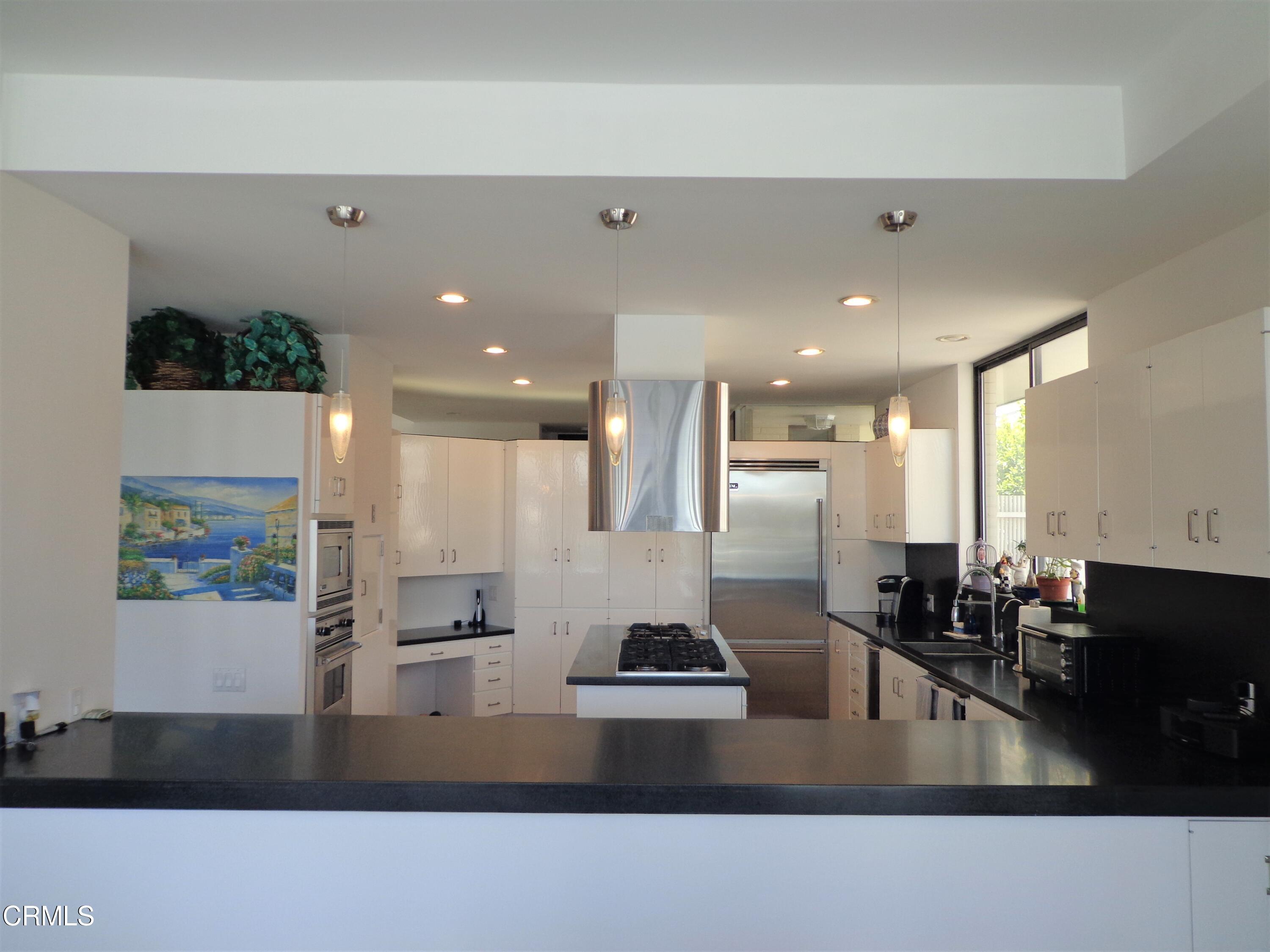 2440 Peninsula Road Oxnard, CA 93035 - Photo 15 of 27 Kitchen