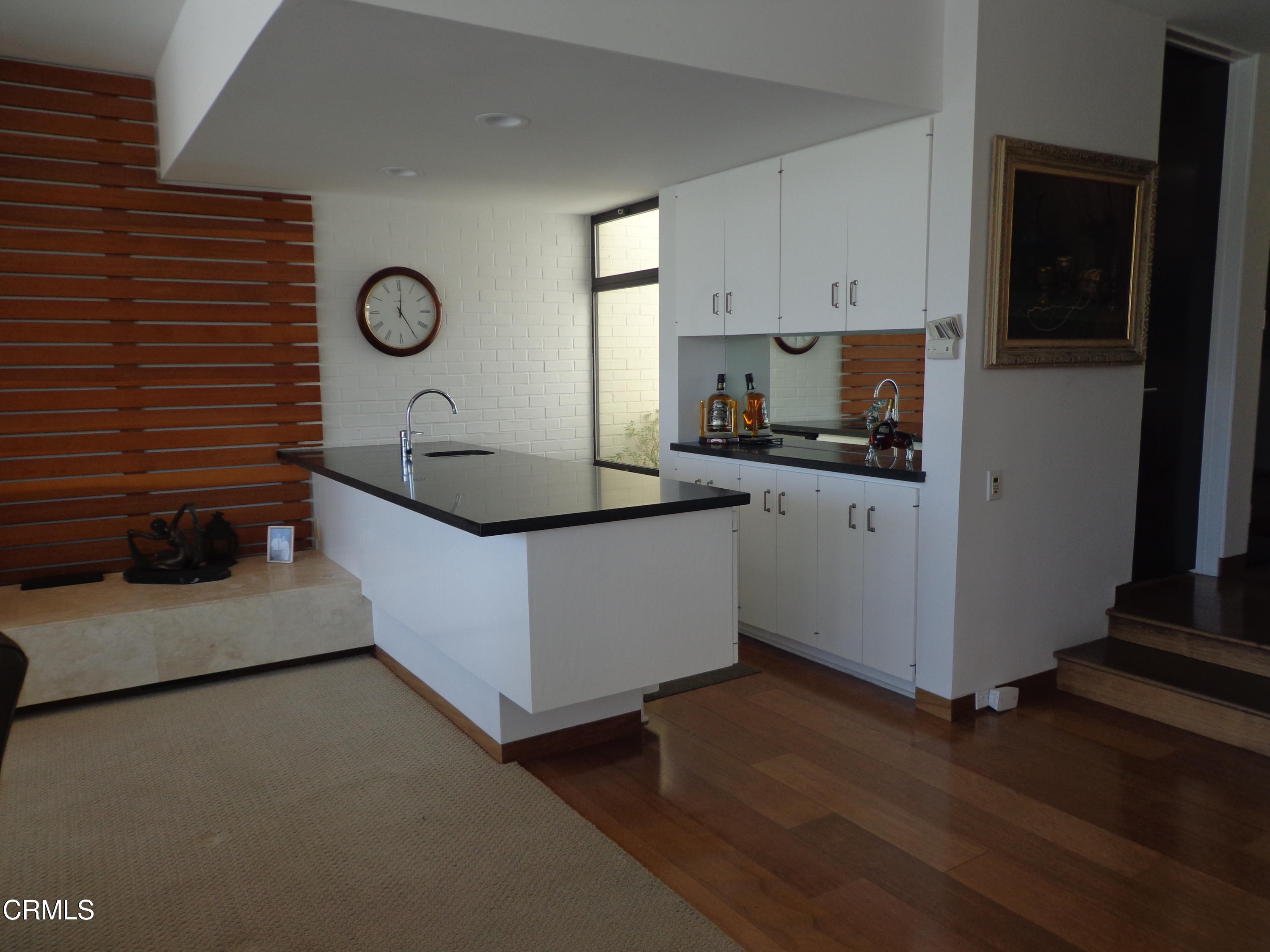 2440 Peninsula Road Oxnard, CA 93035 - Photo 10 of 27 Wet Bar