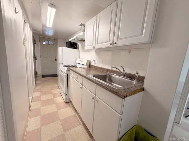 $1,750 | 153-20 77th Road, Unit 1 | Kew Gardens Hills