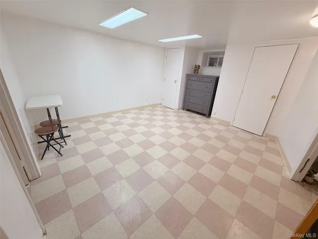 $1,750 | 153-20 77th Road, Unit 1 | Kew Gardens Hills