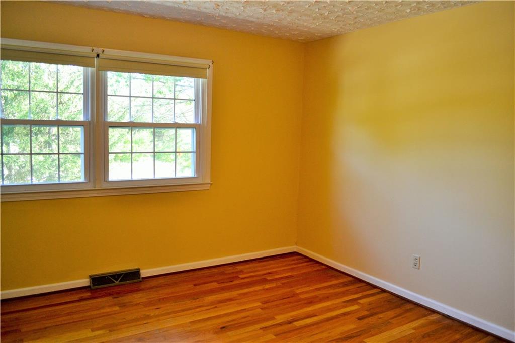 6136 Rucker Road Indianapolis, IN 46220 - Photo 15 of 24