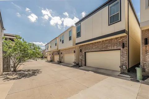 $567,500 | 8106 Emsworth Drive, Dallas, TX 75231