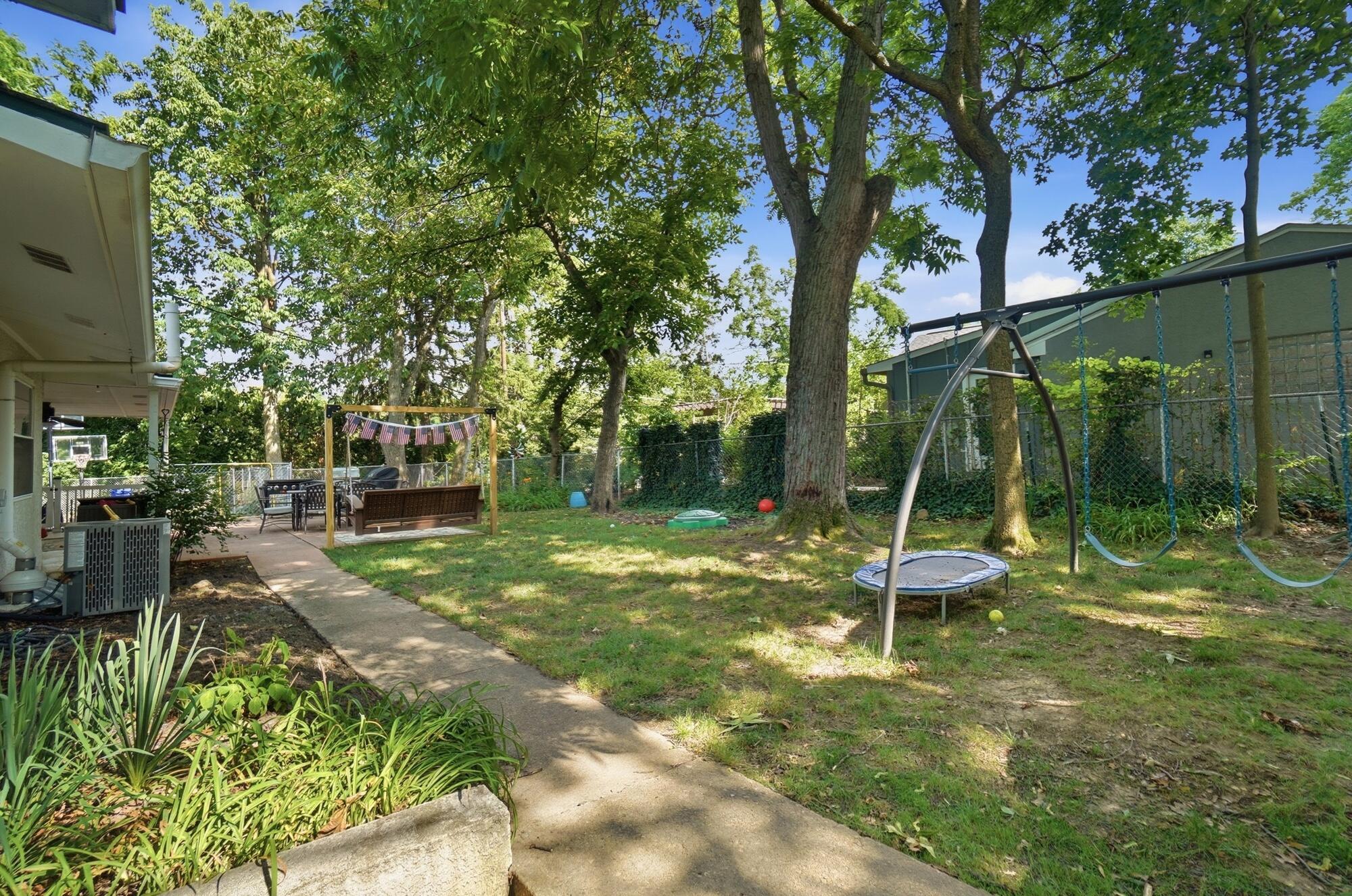 1381 Zollinger Road Columbus, OH 43221 - Photo 60 of 68 073
