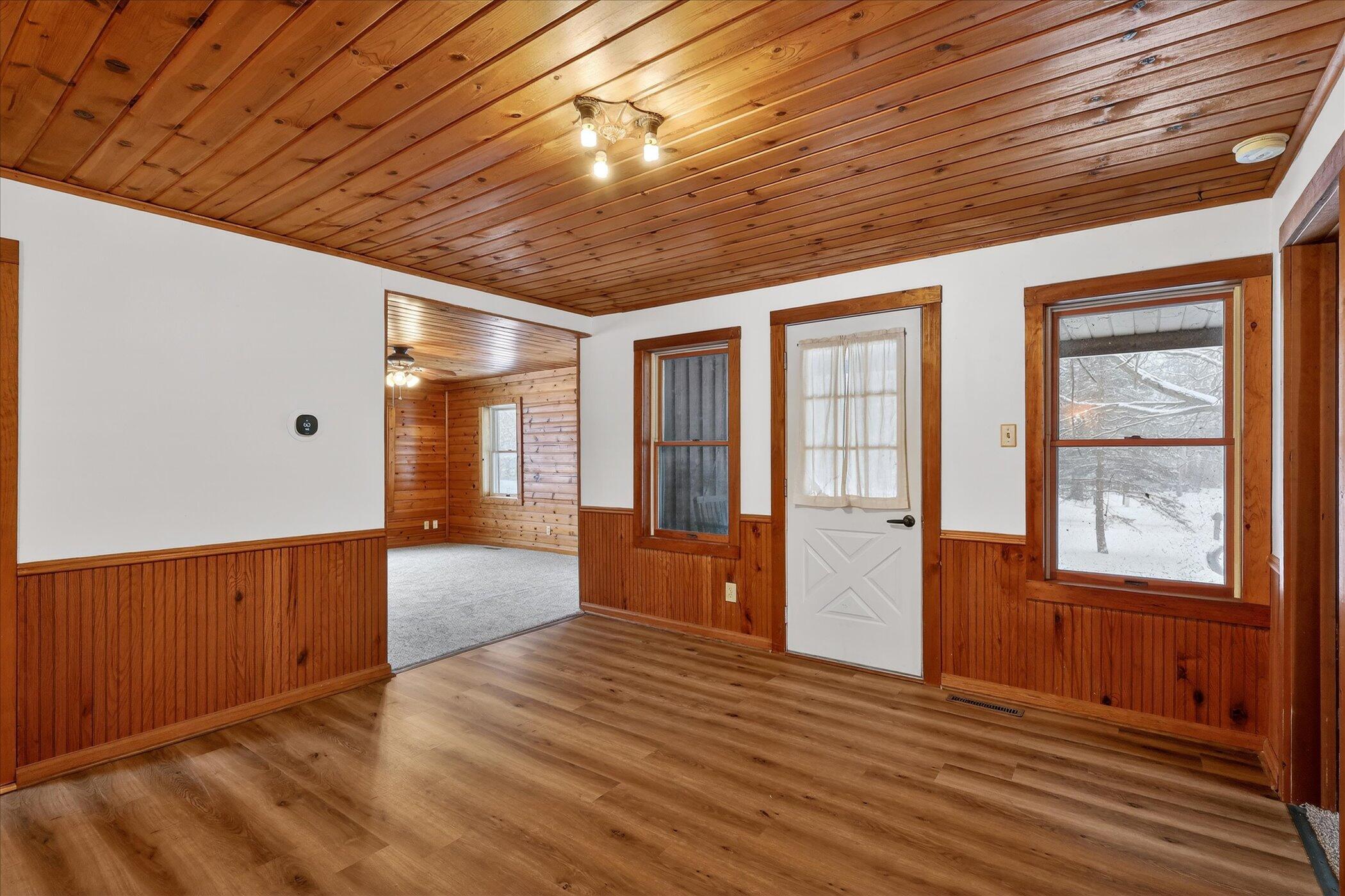 9321 Ionia Road Bellevue, MI 49021 - Photo 12 of 38 12-9321-Ionia-Rd-Bellevue-MI-49021-Windo