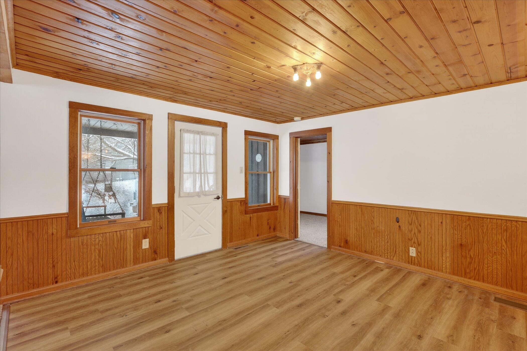 9321 Ionia Road Bellevue, MI 49021 - Photo 15 of 38 15-9321-Ionia-Rd-Bellevue-MI-49021-Windo