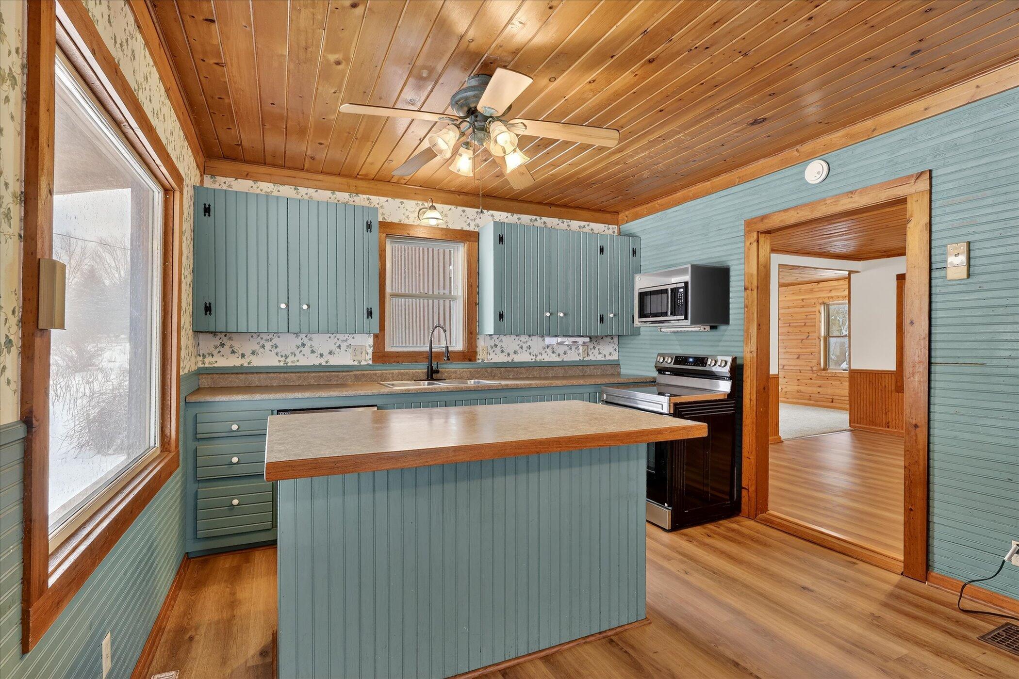 9321 Ionia Road Bellevue, MI 49021 - Photo 7 of 38 07-9321-Ionia-Rd-Bellevue-MI-49021-Windo