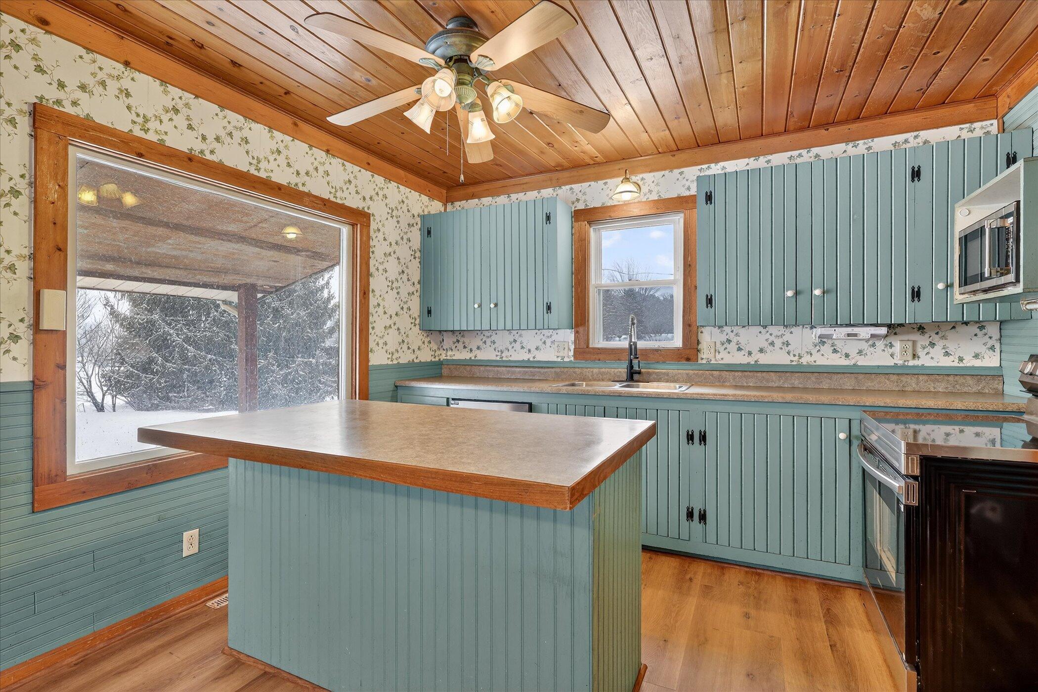 9321 Ionia Road Bellevue, MI 49021 - Photo 8 of 38 08-9321-Ionia-Rd-Bellevue-MI-49021-Windo