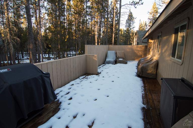32 Kinglet Road Sunriver, OR 97707 - Photo 15 of 16 Upper Deck
