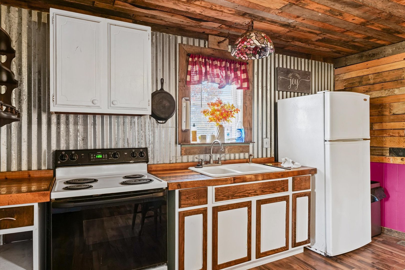 328 East Pera Street Ludlow, IL 60949 - Photo 8 of 29 a utility room with dryer washer and a refrigerator