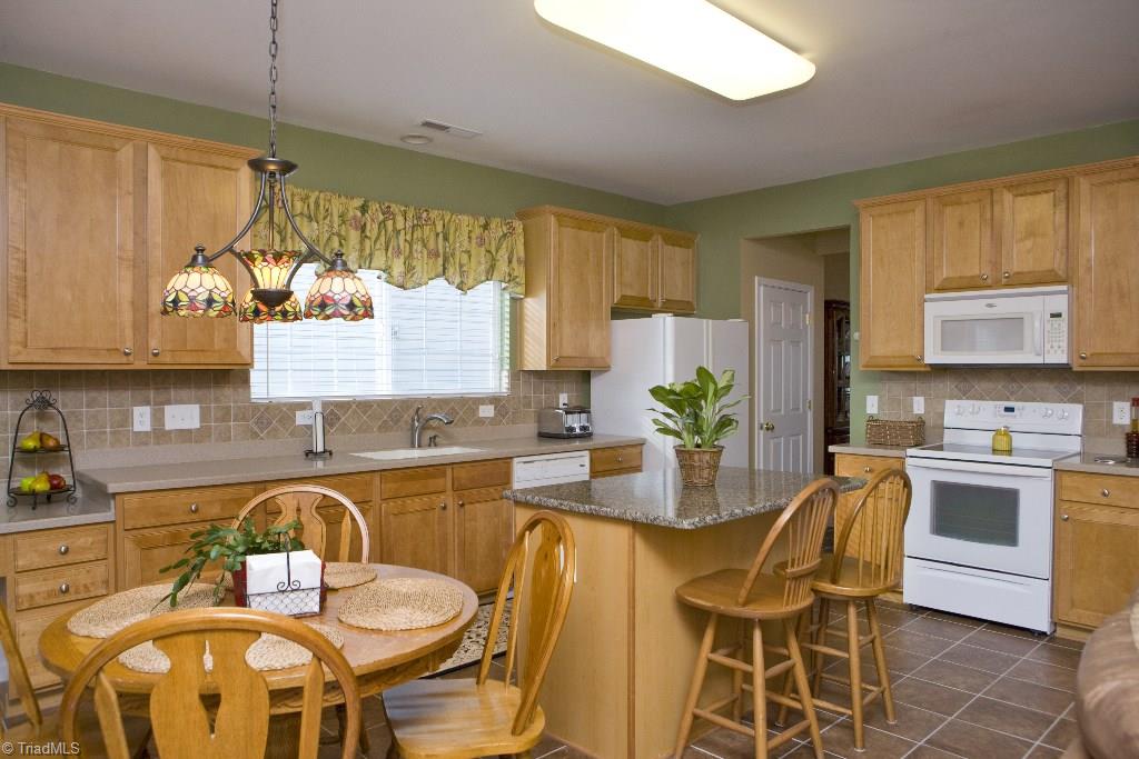 3901 Tonsley Place High Point, NC 27265 - Photo 6 of 30 Gallery Image 6