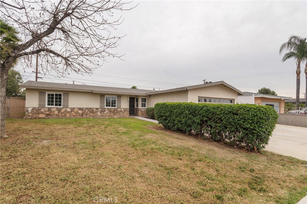 5653 Montgomery Street Riverside, CA 92503 - Photo 4 of 24