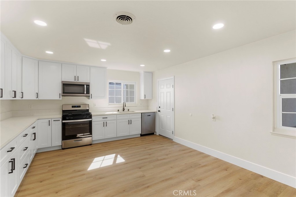 5653 Montgomery Street Riverside, CA 92503 - Photo 6 of 24