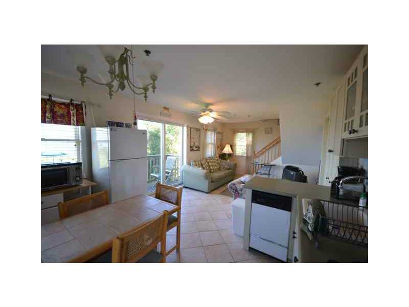 72 West Side Road, Unit B1 Block Island, RI 02807 - Photo 2 of 10 Living Room.