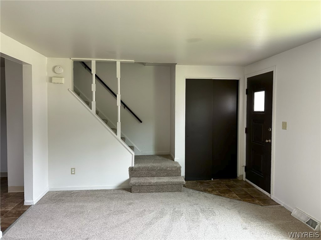 210 Meadowlawn Road Cheektowaga, NY 14225 - Photo 7 of 8