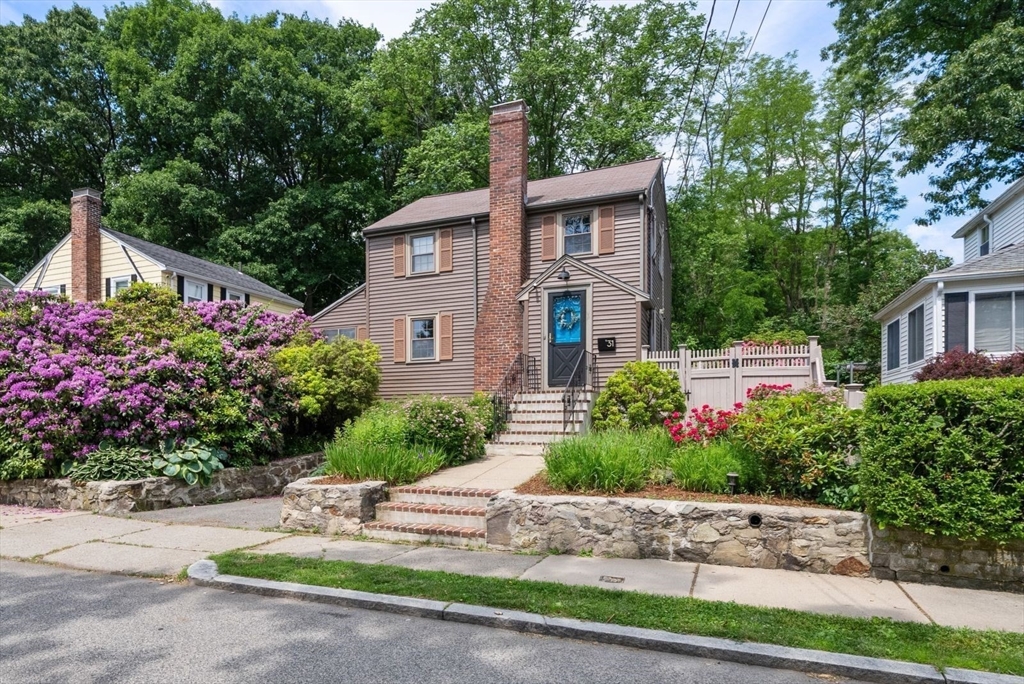 31 Braeburn Road Boston, MA 02136 - Photo 2 of 38