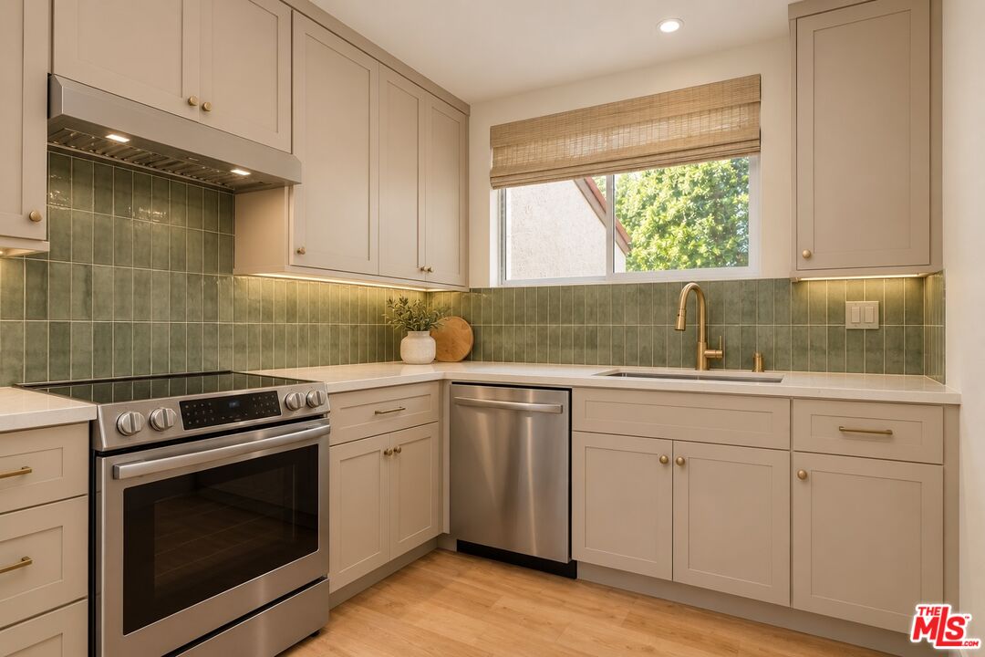 19547 Rinaldi Street, Unit 30 Porter Ranch, CA 91326 - Photo 26 of 38 Gallery Image 26