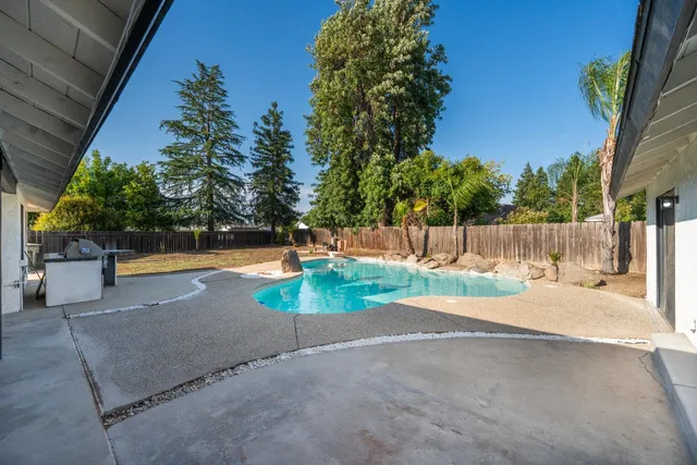 $479,900 | 1707 Douglas Avenue, Clovis, CA 93611