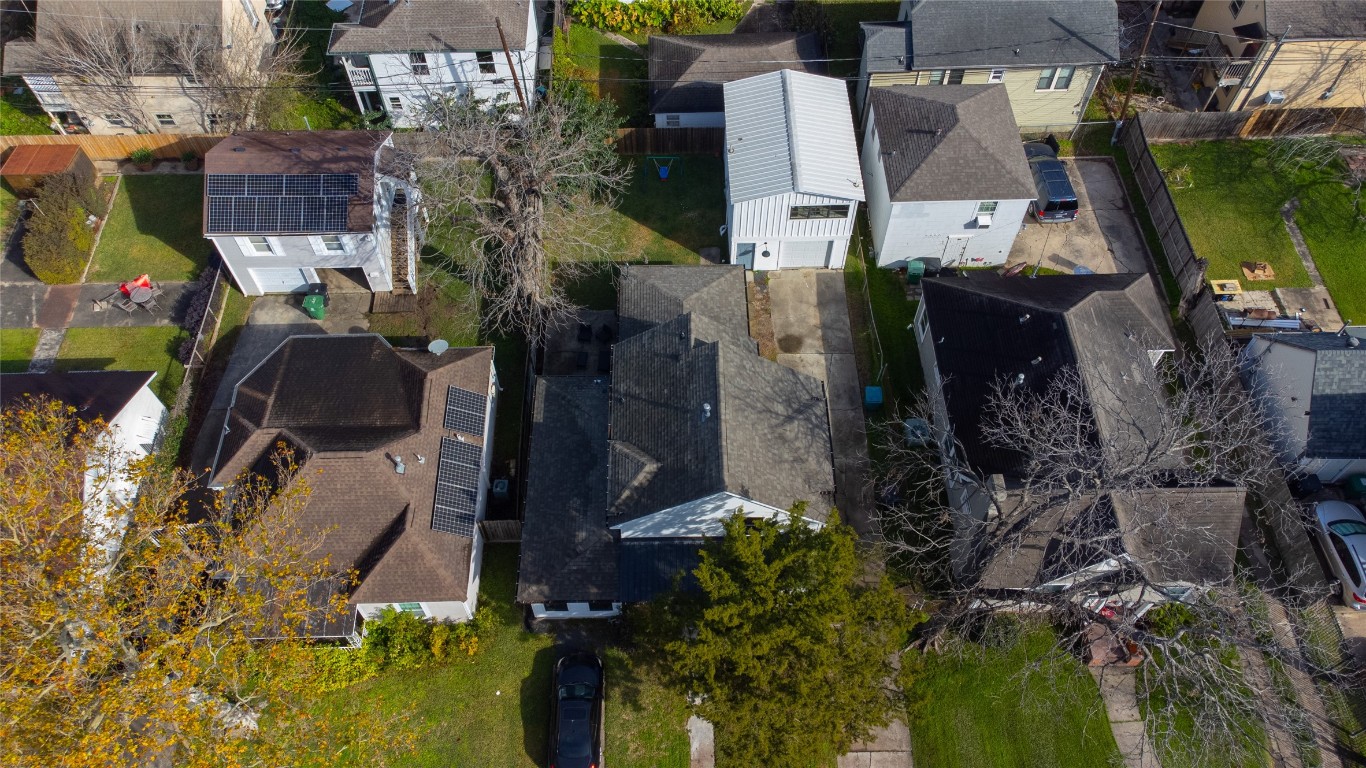 4423 Coyle Street Houston, TX 77023 - Photo 18 of 26 an aerial view of residential houses with outdoor space