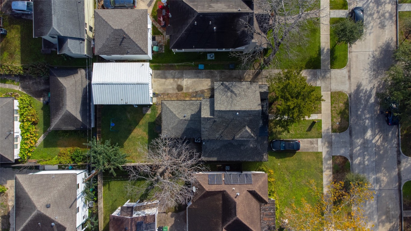 4423 Coyle Street Houston, TX 77023 - Photo 26 of 26 an aerial view of residential houses with outdoor space