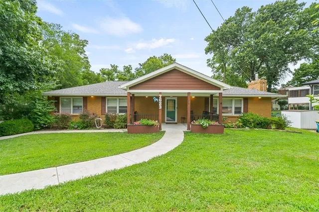 $629,900 | 7623 West 52nd Street, Overland Park, KS 66202