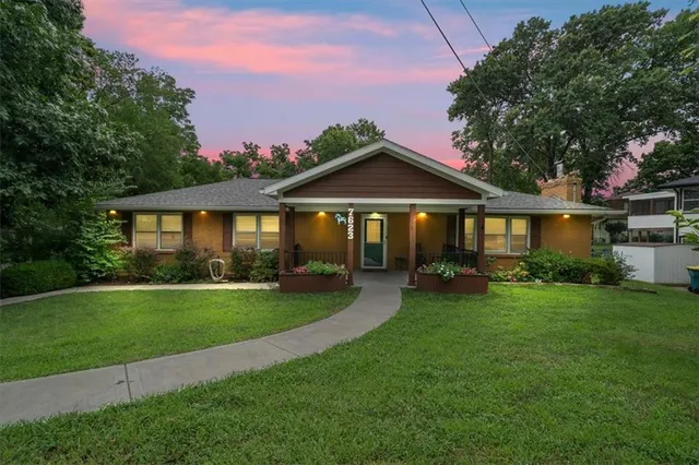 $629,900 | 7623 West 52nd Street, Overland Park, KS 66202
