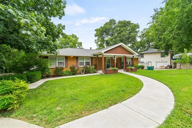 $629,900 | 7623 West 52nd Street, Overland Park, KS 66202