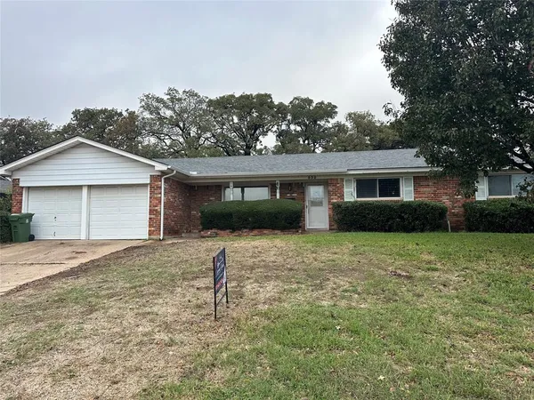 $274,987 | 532 Plainview Drive, Hurst, TX 76054