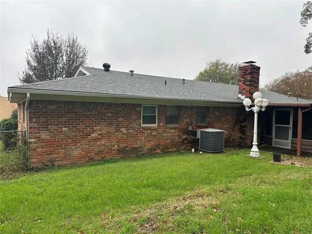 $310,525 | 532 Plainview Drive, Hurst, TX 76054