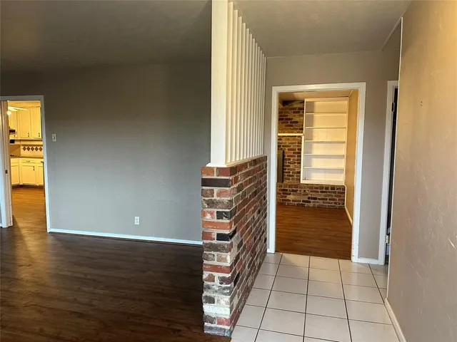 $310,525 | 532 Plainview Drive, Hurst, TX 76054