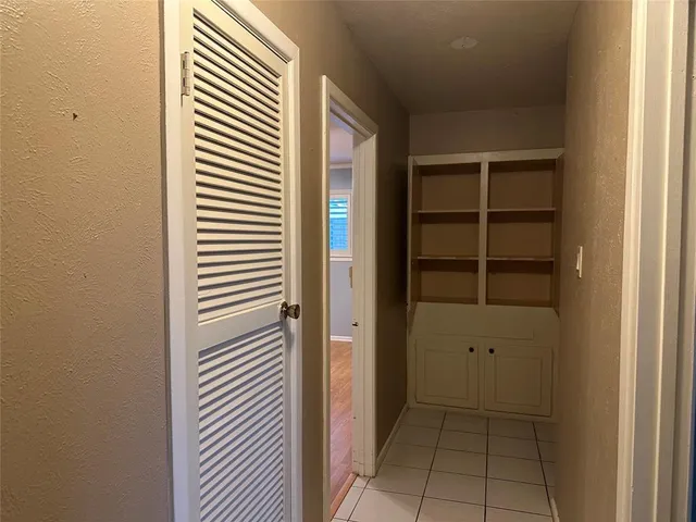 $310,525 | 532 Plainview Drive, Hurst, TX 76054