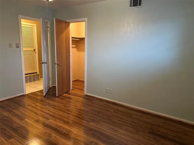 $310,525 | 532 Plainview Drive, Hurst, TX 76054