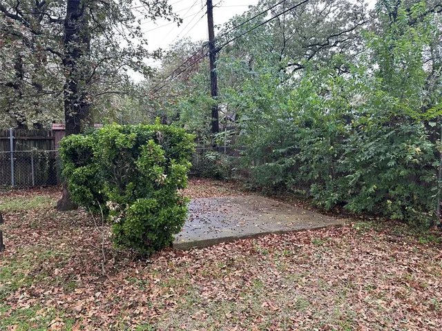 $310,525 | 532 Plainview Drive, Hurst, TX 76054