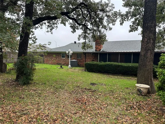 $310,525 | 532 Plainview Drive, Hurst, TX 76054