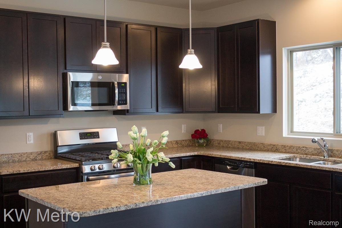 30686 Bradmore Road Warren, MI 48092 - Photo 5 of 13 HV #159 Dover Example Kitchen