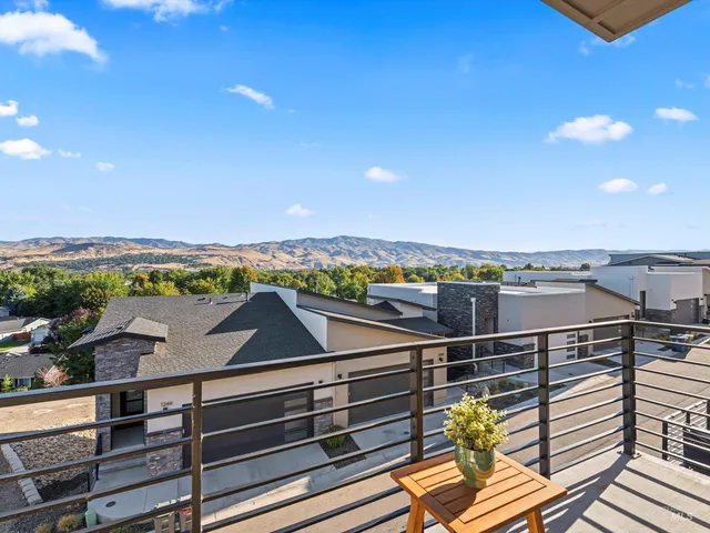 $3,000 | 1251 East Echelon Ridge Lane, Boise, ID 83716