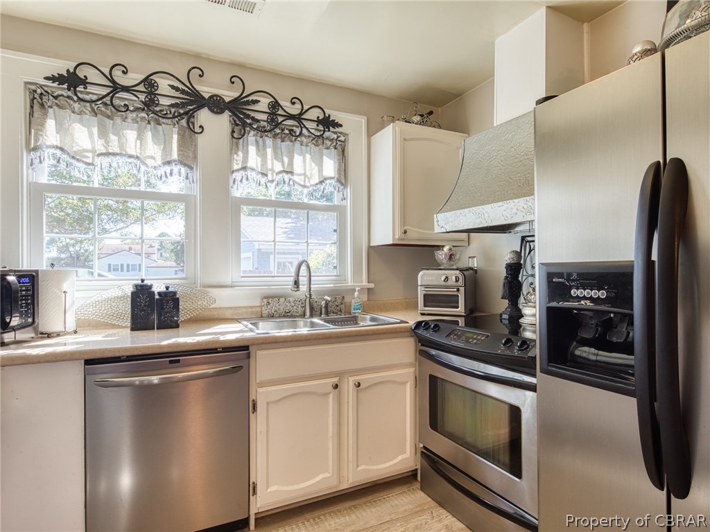 2436 Perrin Creek Road Hayes, VA 23072 - Photo 9 of 27 Kitchen