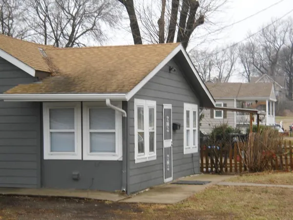 $124,900 | 145 East Farmer Avenue, Independence, MO 64050