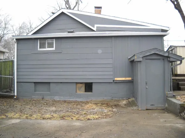 $124,900 | 145 East Farmer Avenue, Independence, MO 64050